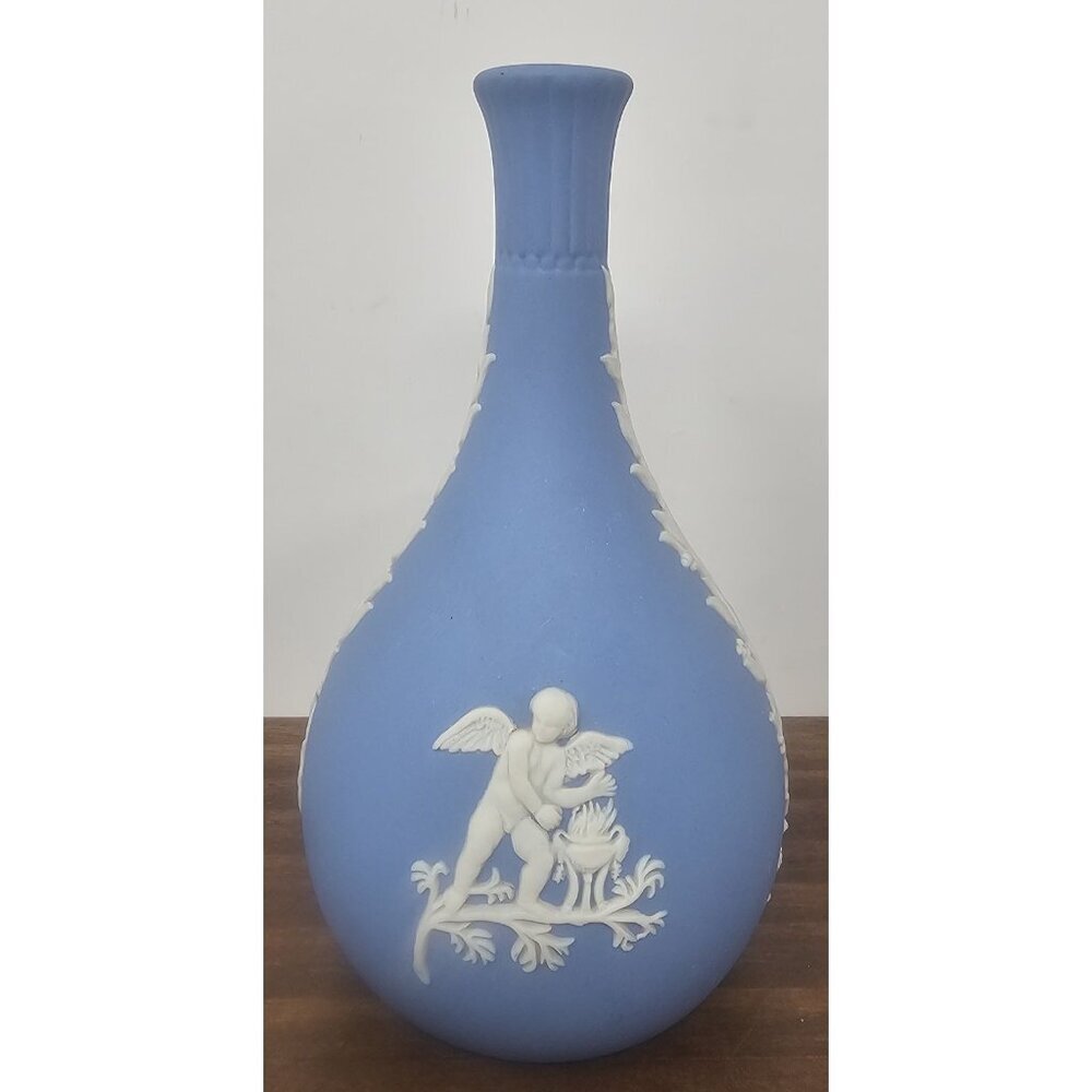 Vintage Wedgwood Blue Jasperware Bud Vase Cherubs 5.25"